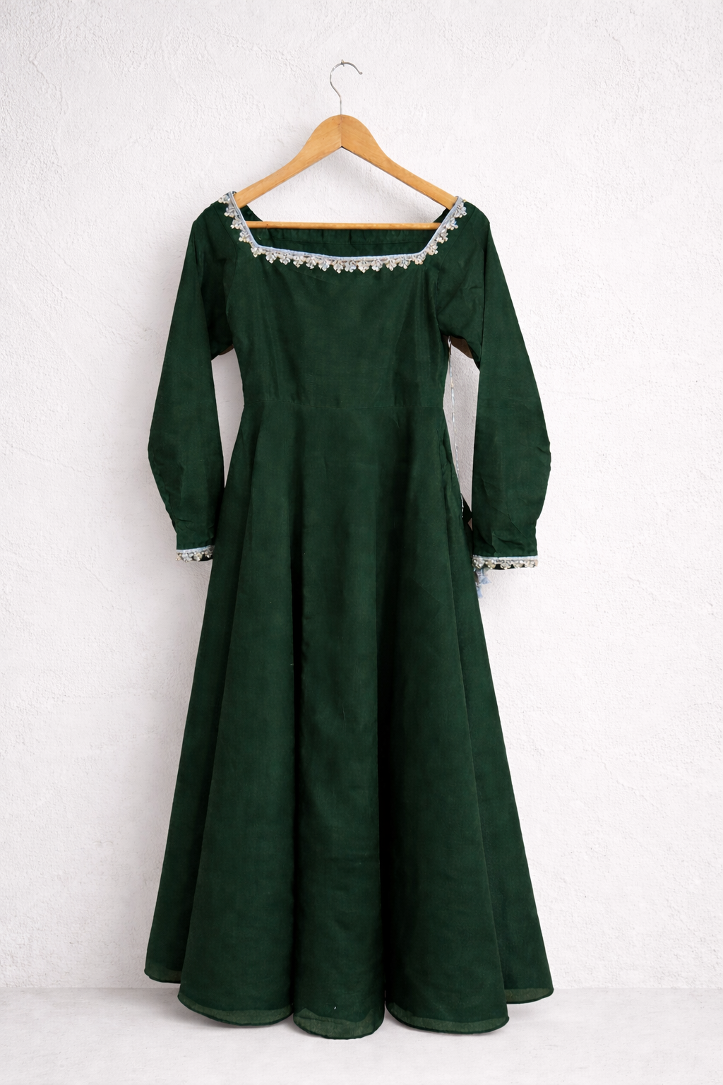 Elegant Raw Silk Suit with Net Dupatta